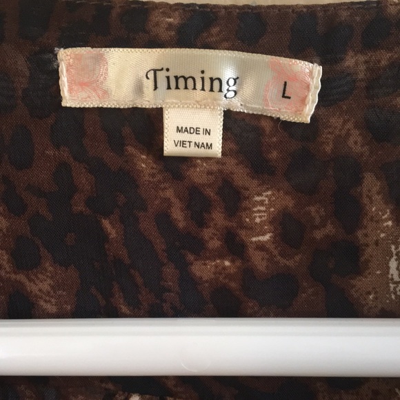 | Cheetah Print Blouse | - Picture 2 of 3